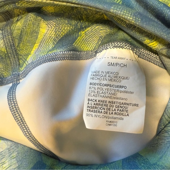 NWOT Under Armour HeatGear All Over Print Ankle Leggings - Picture 6 of 6